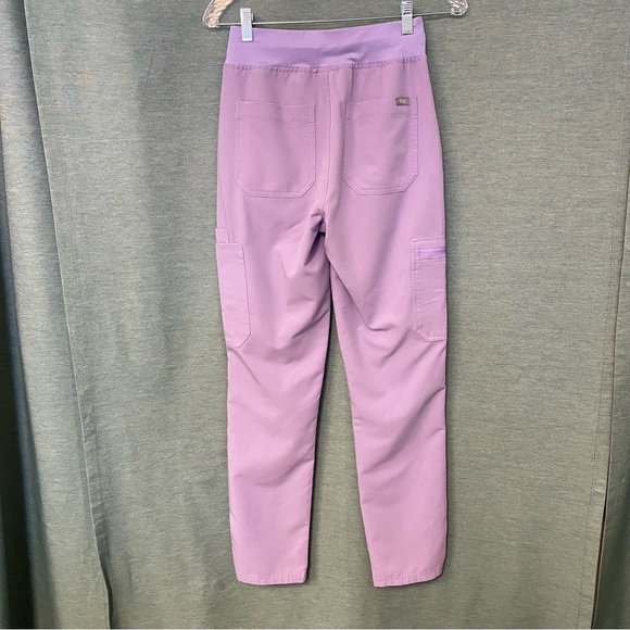 Figs Lavender 2 pc Scrub Set Technical Collection Size XS Top and Bottoms - Picture 3 of 16